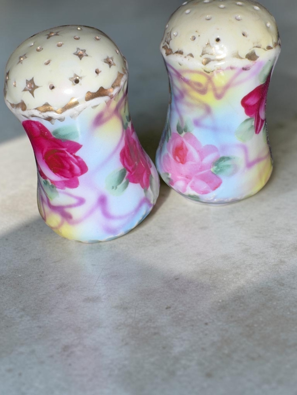 Vintage Porcelain Salt Pepper Shakers Hand Painted Roses Gold Gilt Cork Pair - Picture 7 of 8